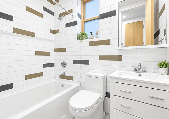 Bathroom, photo 2