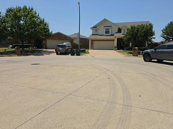 4th image of 560 Winbridge Ln