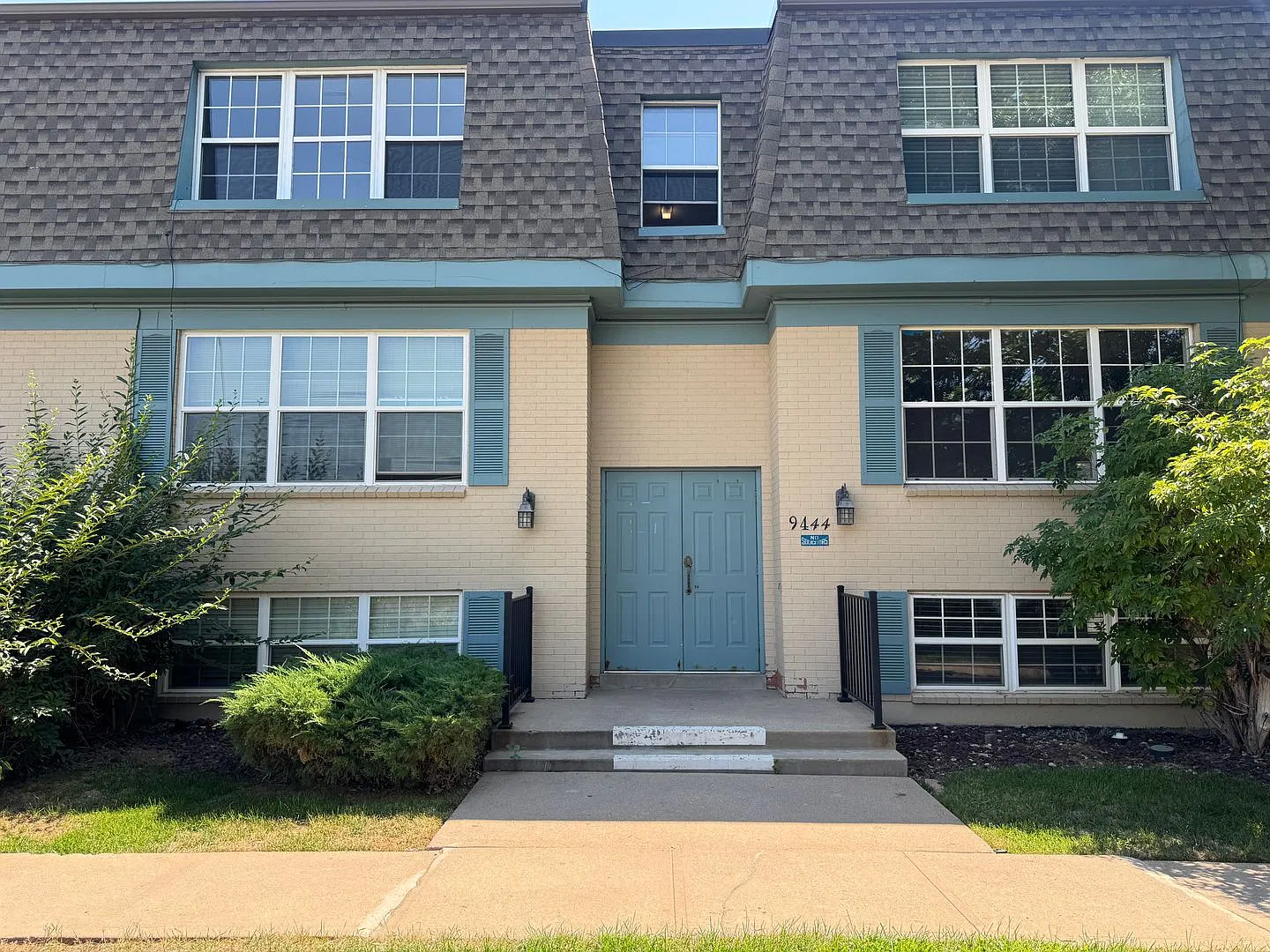 9444 E Girard Ave — Photo 2
