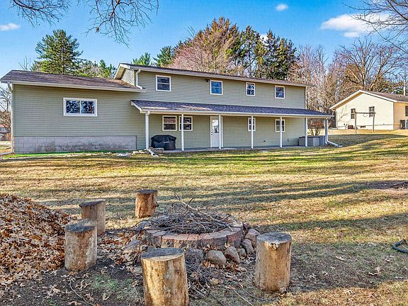 2nd image of 1009 Riverside Dr