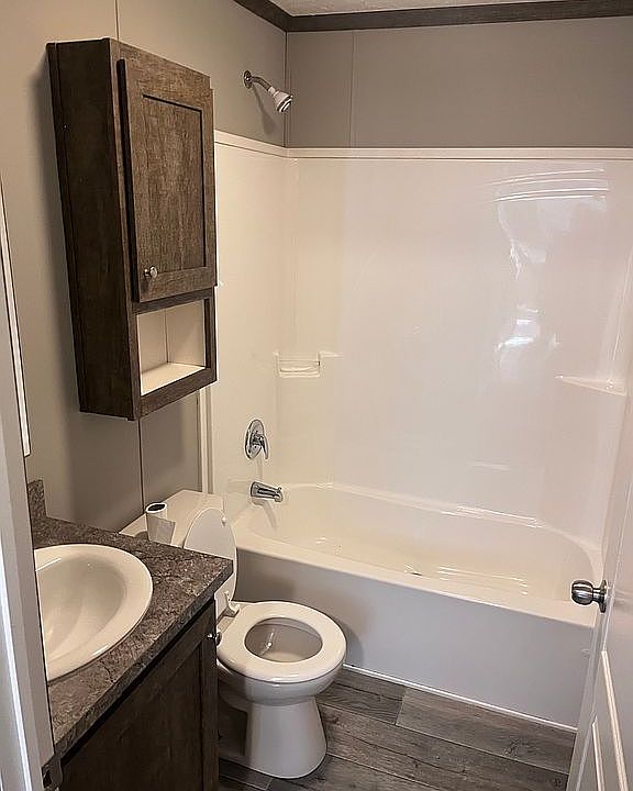 2nd image of 6662 Hickory Knoll Dr
