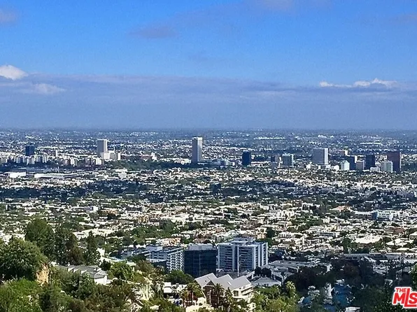 8835 Evanview Dr, Los Angeles, CA 90069