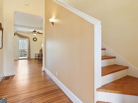 3rd image of 444 Covered Bridge Rd