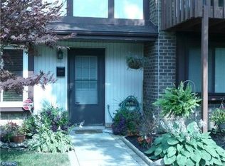 4008 Golf View Dr, Newark, DE 19702