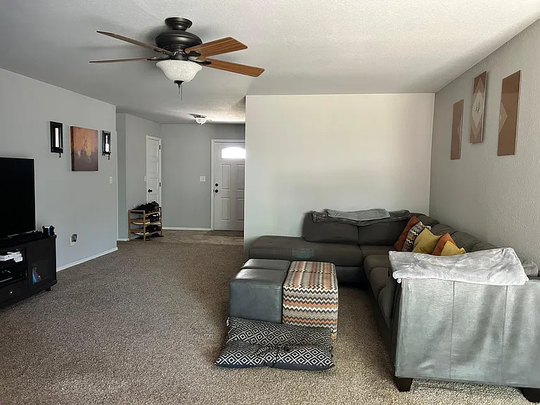2713 Constitution Ave — Photo 3