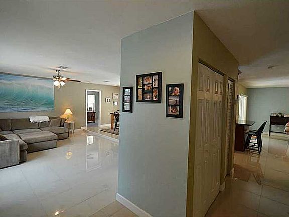 3rd image of 5019 SW 104th Ave
