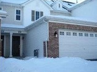 612 Grand Canyon Cir, Crystal Lake, IL 60014