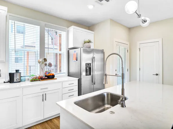 Depot 16 Flats and Townhomes