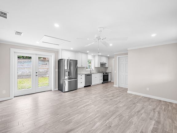 5th image of 903 4th Ave S