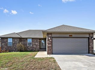 1165 S Casa Grande Ave, Springfield, MO 65802