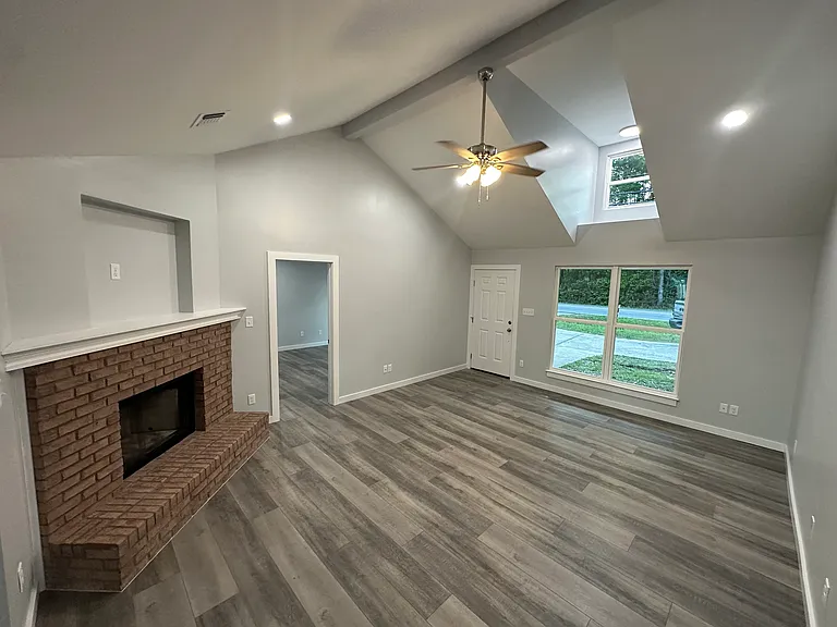 3604 Beach View Dr — Photo 4