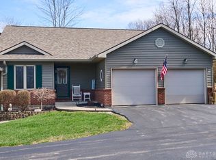 19 Prairie Creek Xing, Wilmington, OH 45177
