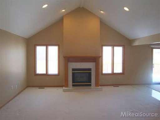 3rd image of 39775 Southpointe Ave
