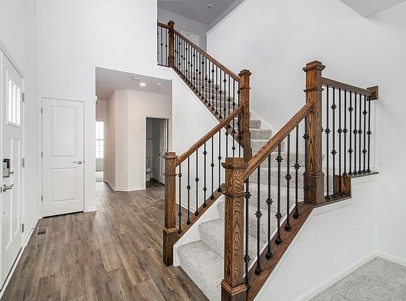 5th image of 826 Richards Dr