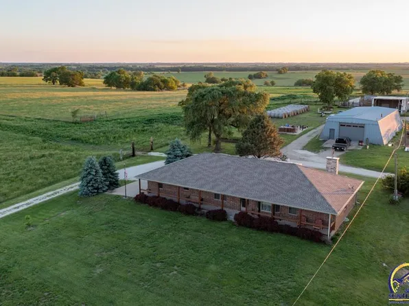 15993 S Docking Rd, Burlingame, KS 66413