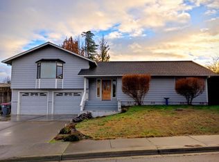 2536 Brookside Dr, Medford, OR 97504