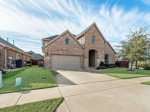 2nd image of 216 Equestrian Rd