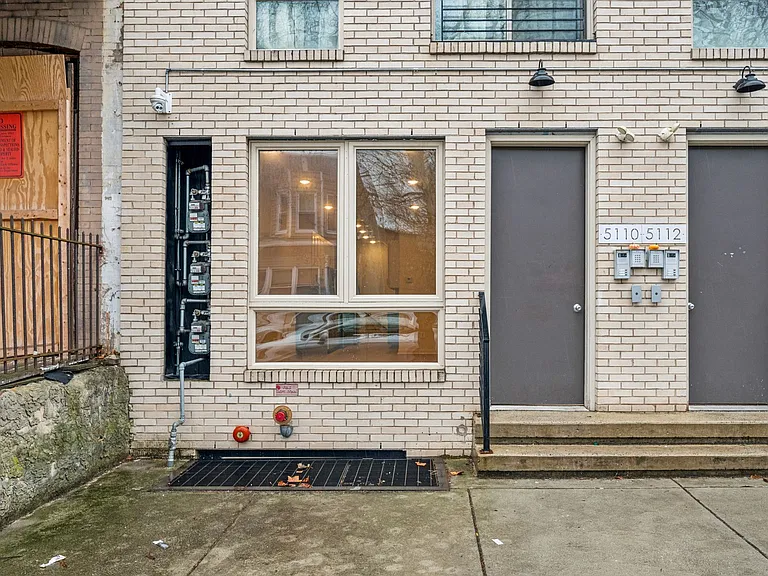 5110 Arch St — Photo 2