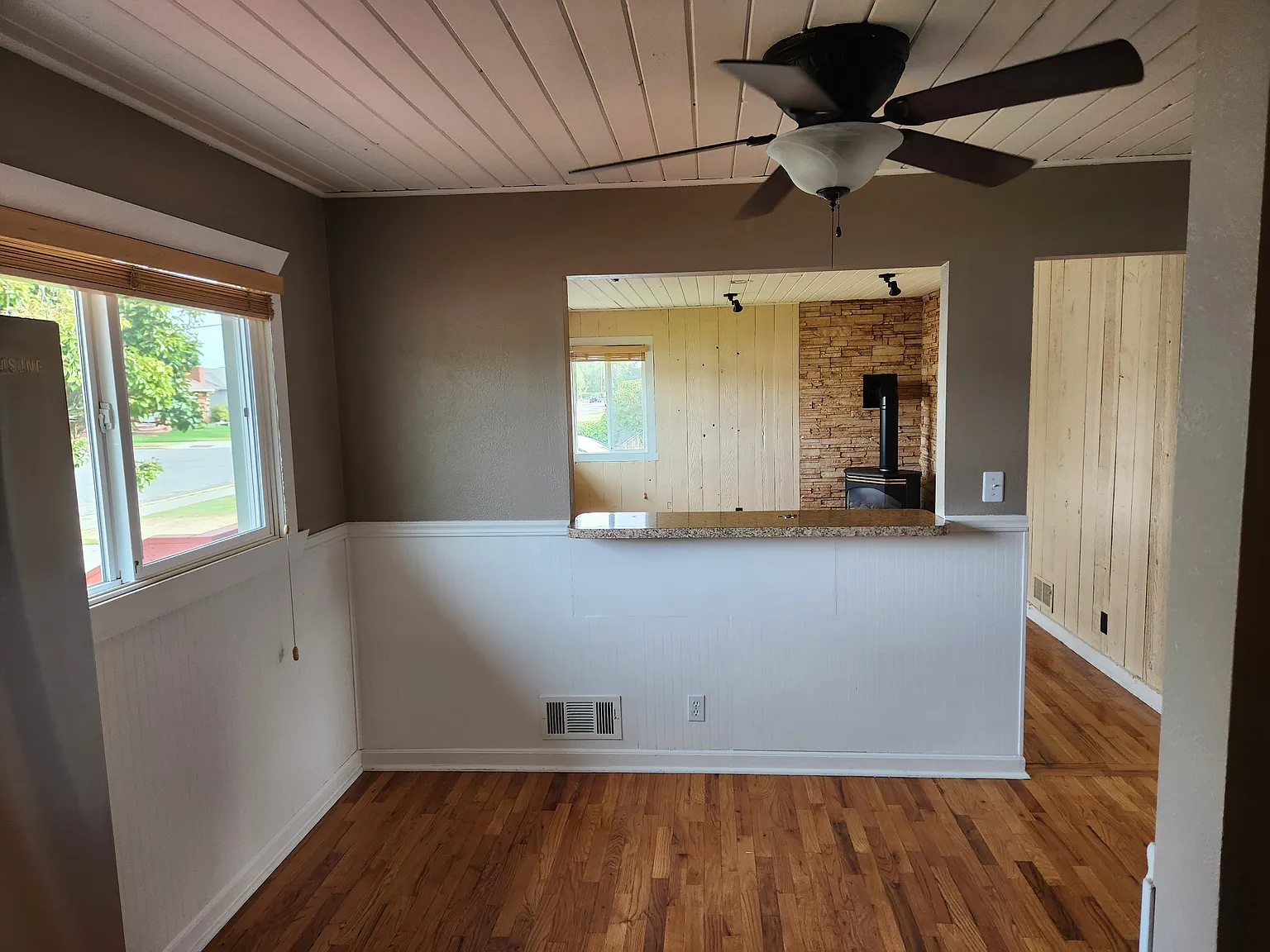 4 bed, 1728 sqft, $2,100 — Photo 3