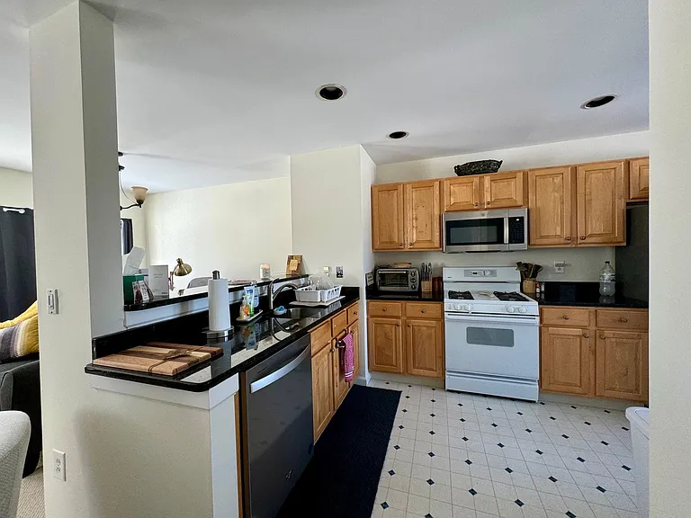 4003 Hancock Dr — Photo 3