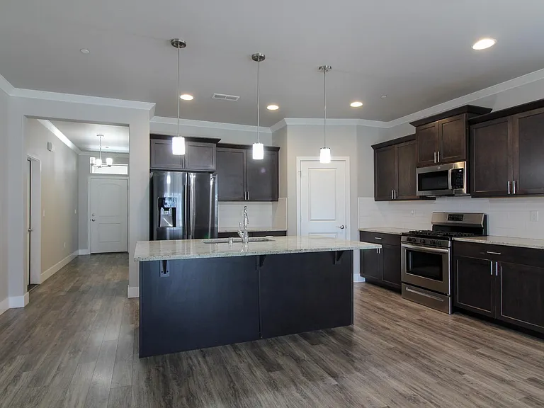 2452 Brodie Ln — Photo 3
