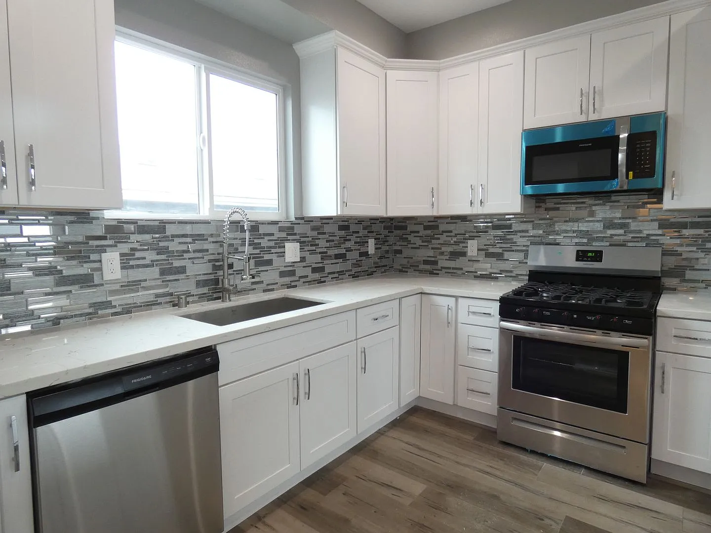 1628 S La Brea Ave — Photo 4