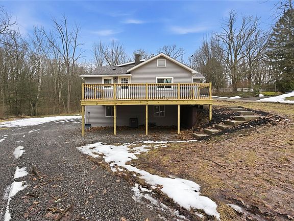 3rd image of 2421 Graceland Rd