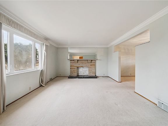 3rd image of 960 Illinois Ave