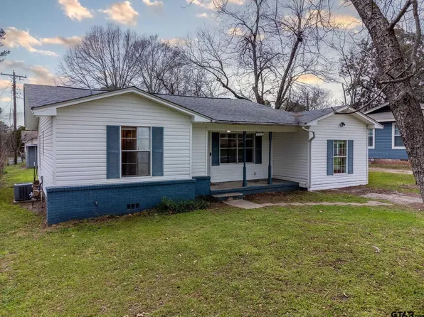 205 Austin Pkwy, Lone Star, TX 75668