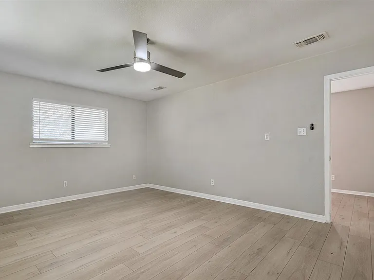 1806 Dixie Ln — Photo 16