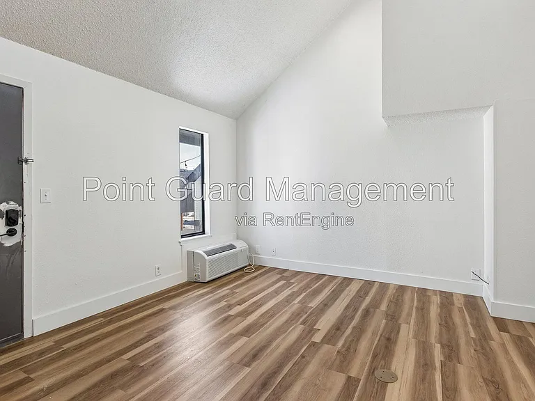 The Cass — Photo 111