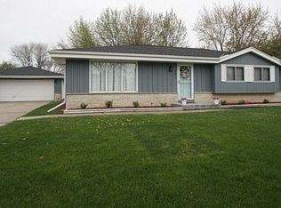 241 W Beech St, Grafton, WI 53024