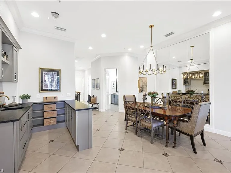 3031 Marengo Ct #203 — Photo 4