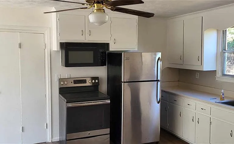 513 Center St — Photo 2