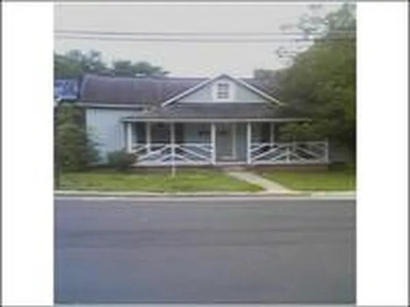 1106 Attica St, Burlington, NC 27217