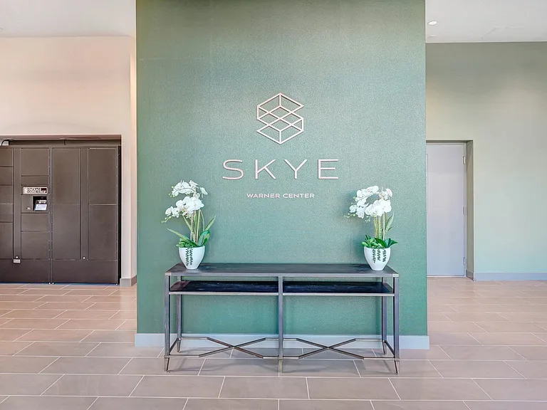 Skye at Warner Center — Photo 15