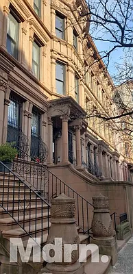 Rented by Mdrn Residential | media 17