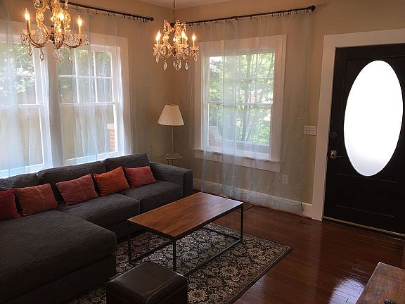 2nd image of 922 Carolina Ave