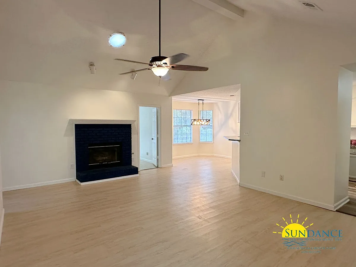 Building Photo - 2241 Prytania Cir