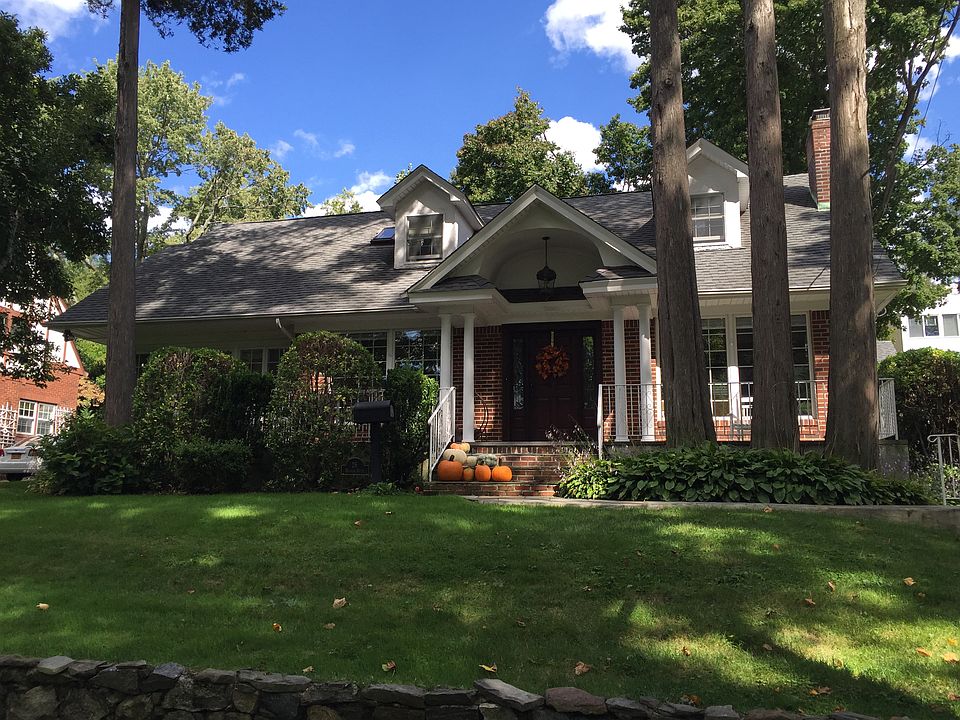 1st image of 26 Meadow Dr