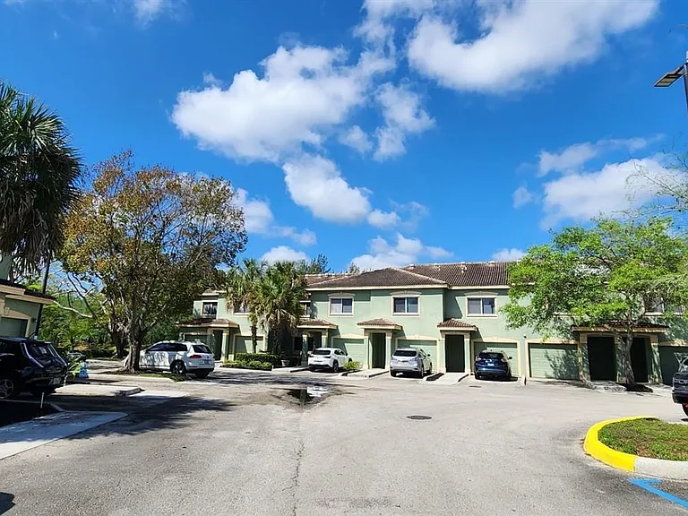 280 Crestwood Cir #204 — Photo 18