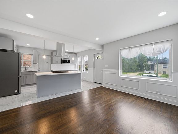 4th image of 433 W 100th St