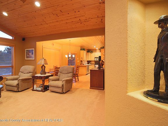 4th image of 129 Goldenrod Ln