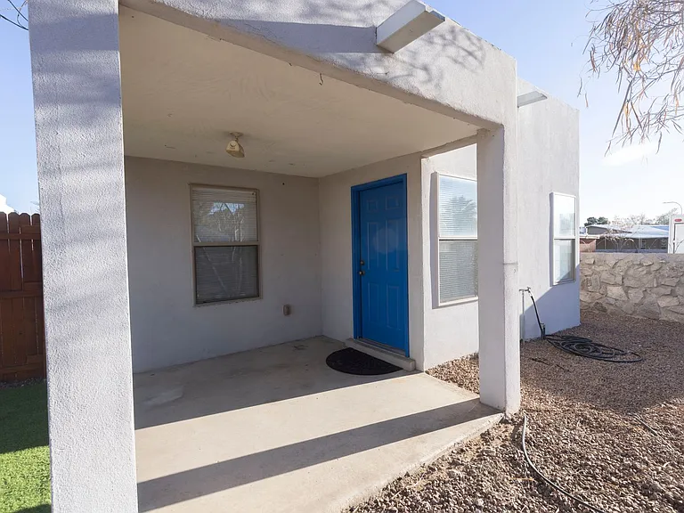 1635 Spruce Ave — Photo 31