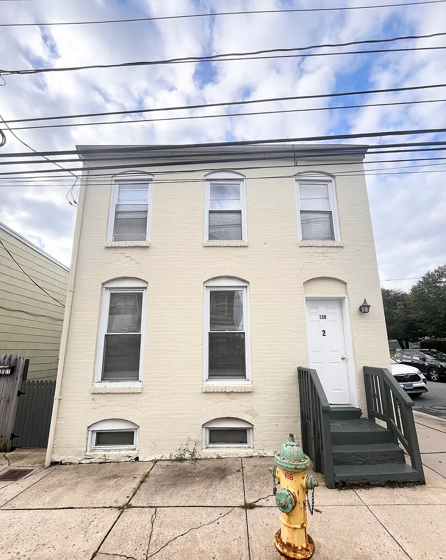 136 E South St #1 photo 1