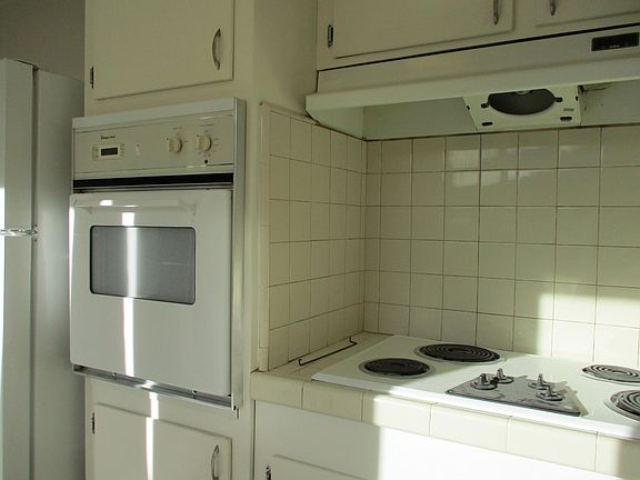 3rd image of 107 Alameda Blvd