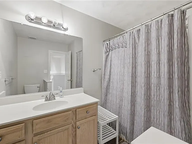 Second Full Bath Upstair for two rooms