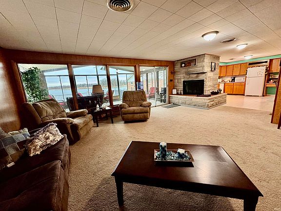 5th image of 2922 Country Club Dr S