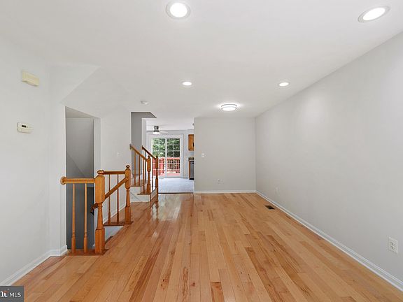 3rd image of 7826 Colonial Springs Blvd
