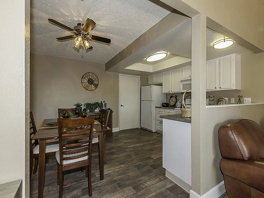 SPRING VILLAS APARTMENTS — Photo 4